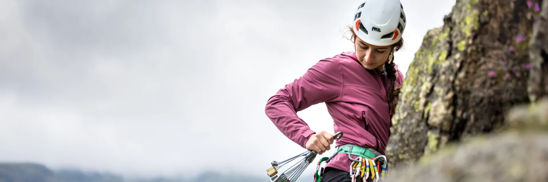 Nikwax Woman Climbing Softshell Jacket 1920px